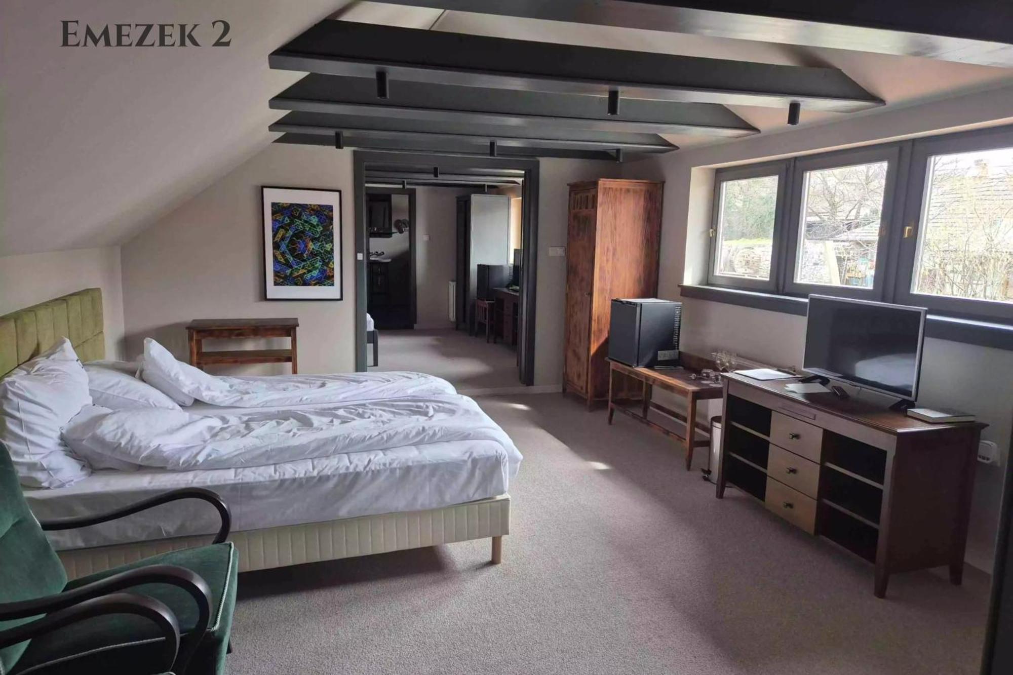 Oroszlános Borhotel Tállya Esterno foto
