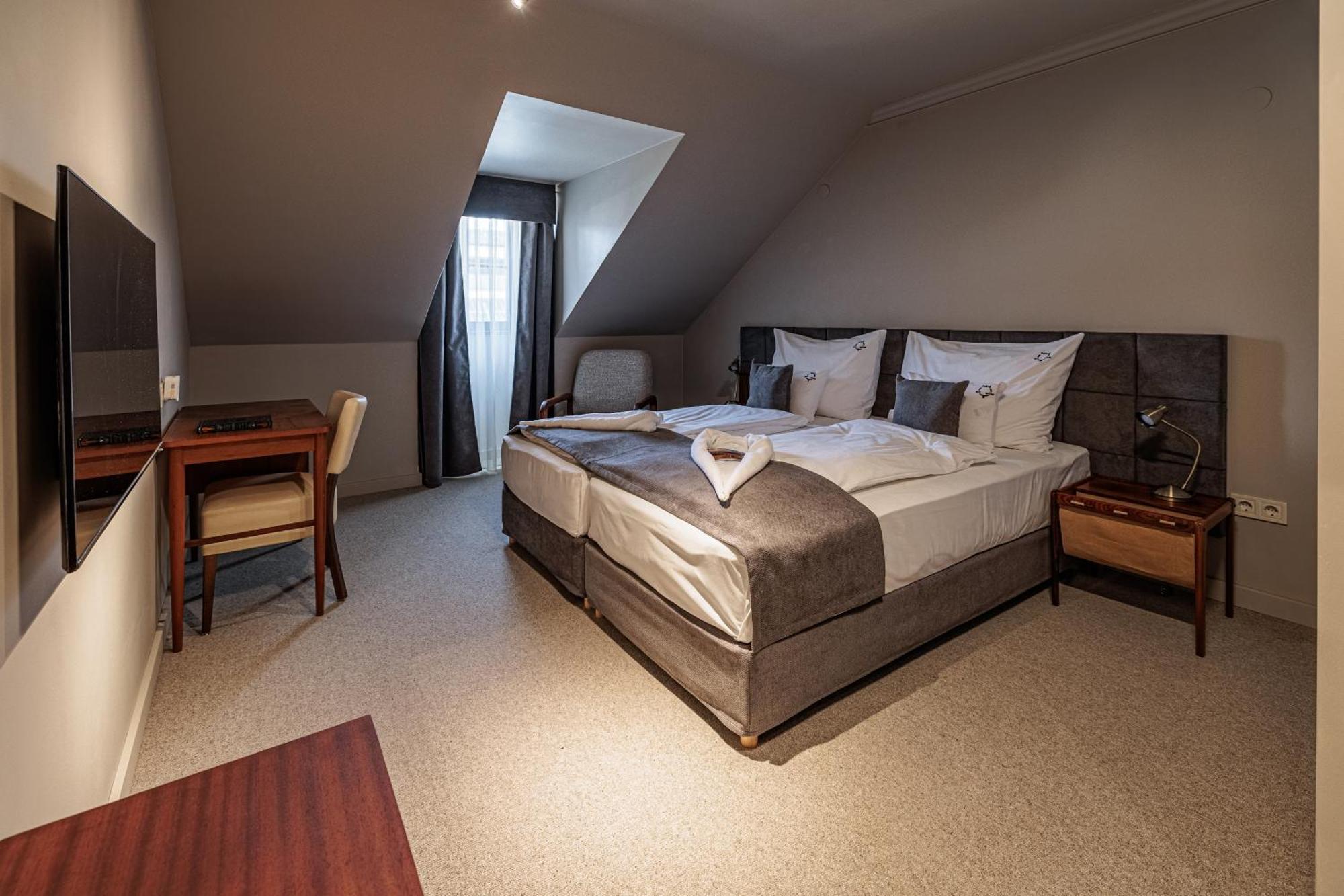 Oroszlános Borhotel Tállya Esterno foto